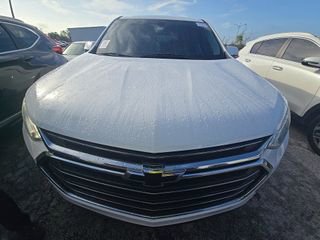 Used 2021 Chevrolet Traverse LT FWD image 2