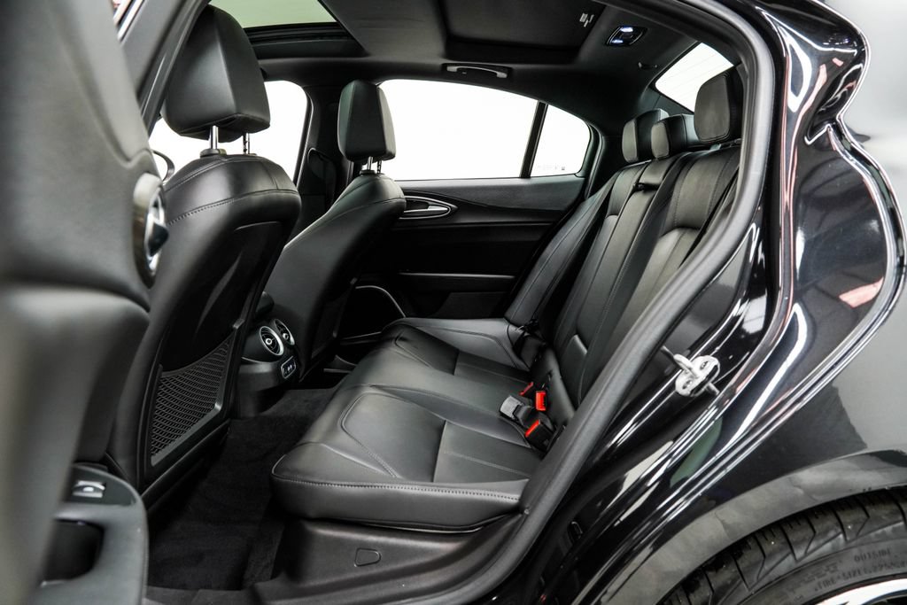 Used 2022 Alfa Romeo Giulia Ti w/ Active Assist Plus Package RWD image 18