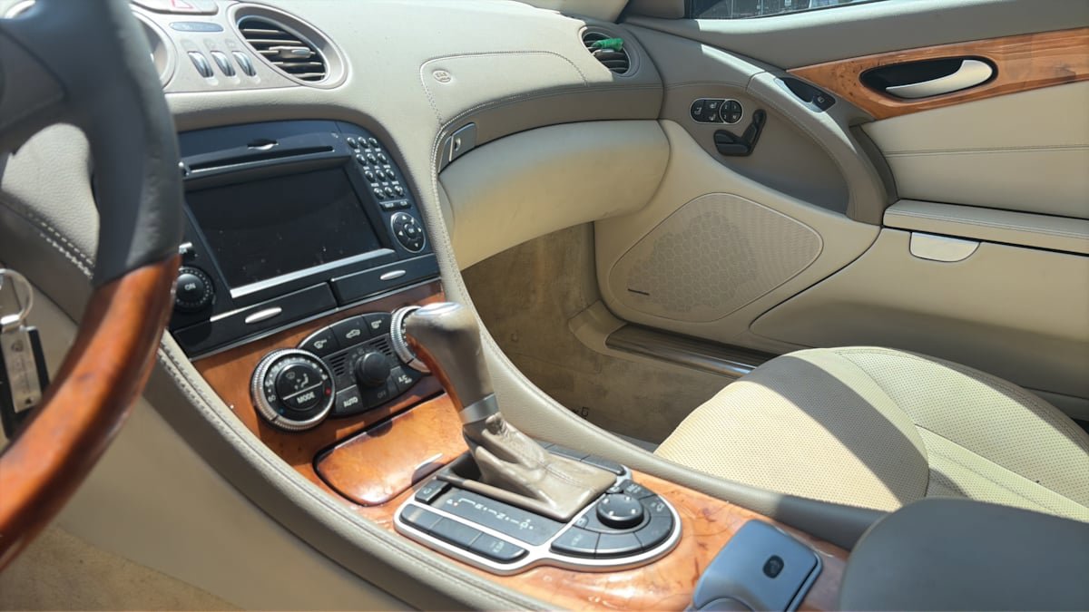Used 2009 Mercedes-Benz SL 550 w/ Premium I Pkg image 34