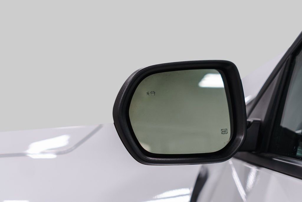 Used 2025 Chevrolet Equinox LT AWD/4WD image 37