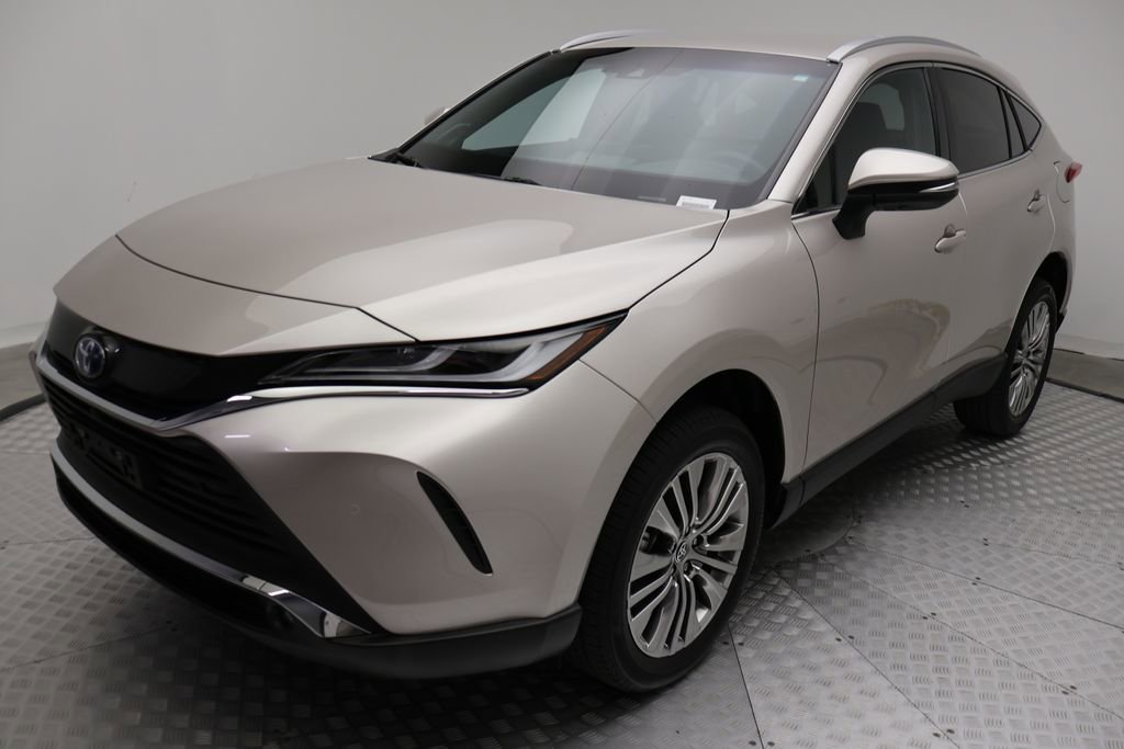 Certified 2024 Toyota Venza Limited image 2