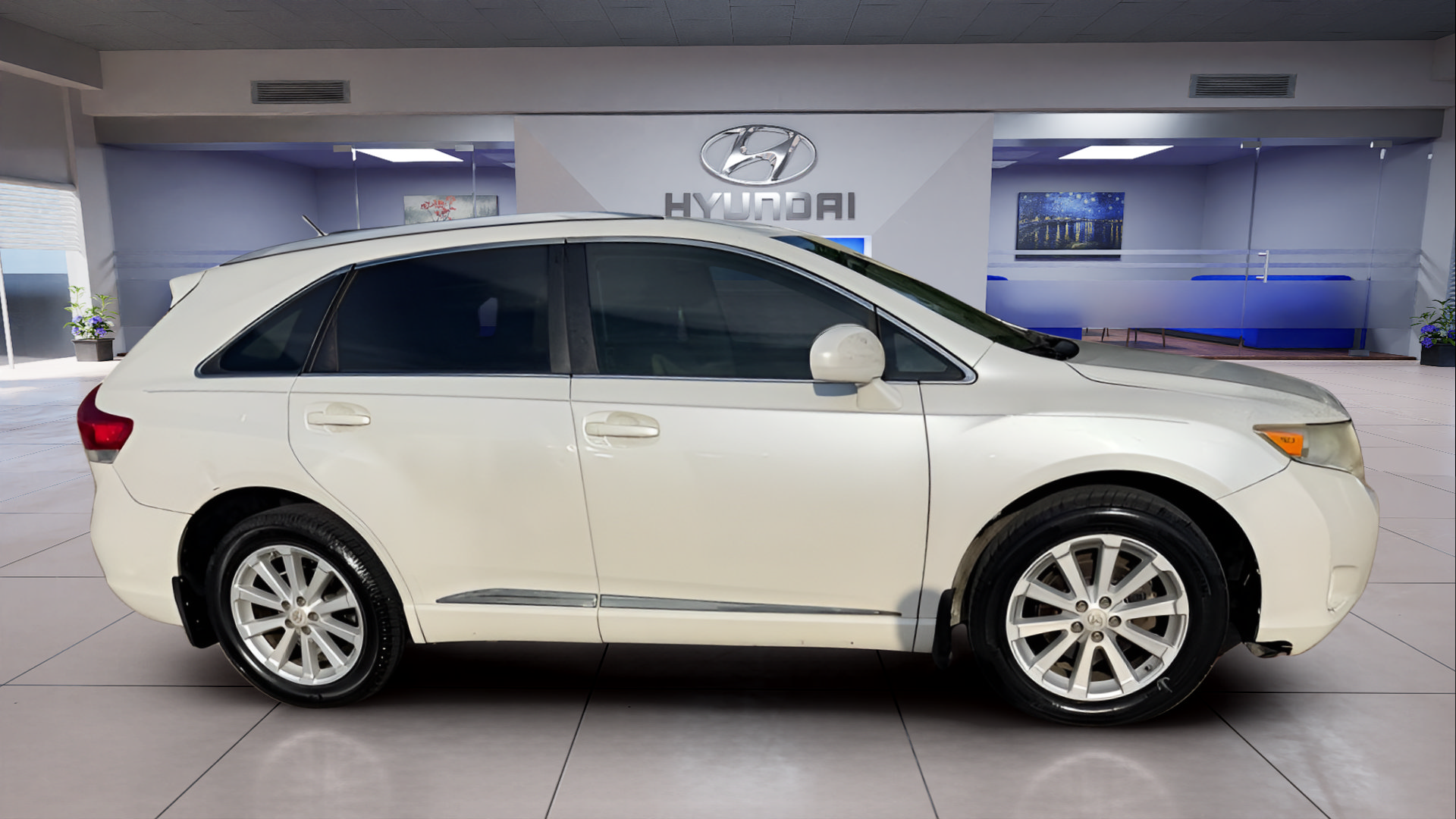 Used 2012 Toyota Venza LE w/ LE Convenience Pkg FWD image 2