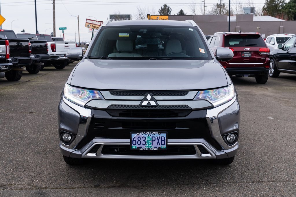 Used 2022 Mitsubishi Outlander LE image 2