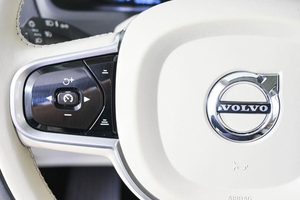Used 2021 Volvo XC90 T8 Inscription Expression w/ Advanced Package AWD/4WD image 11