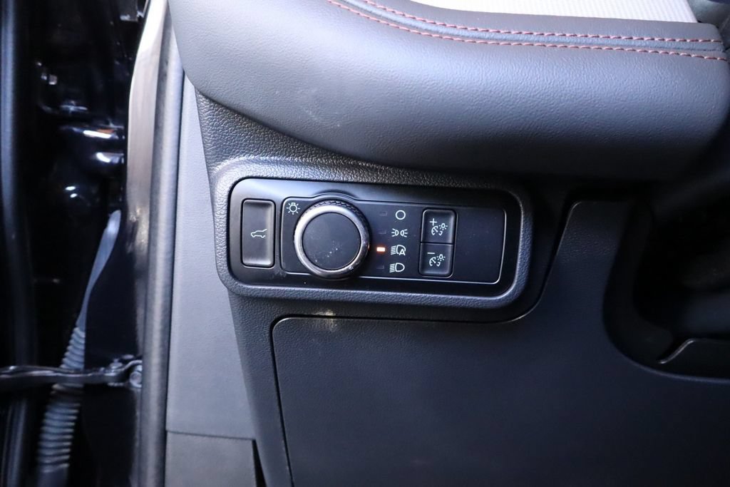 Used 2025 Ford Explorer Active RWD image 23