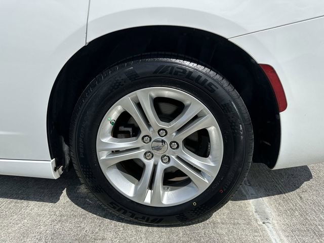 Used 2022 Dodge Charger SXT image 11