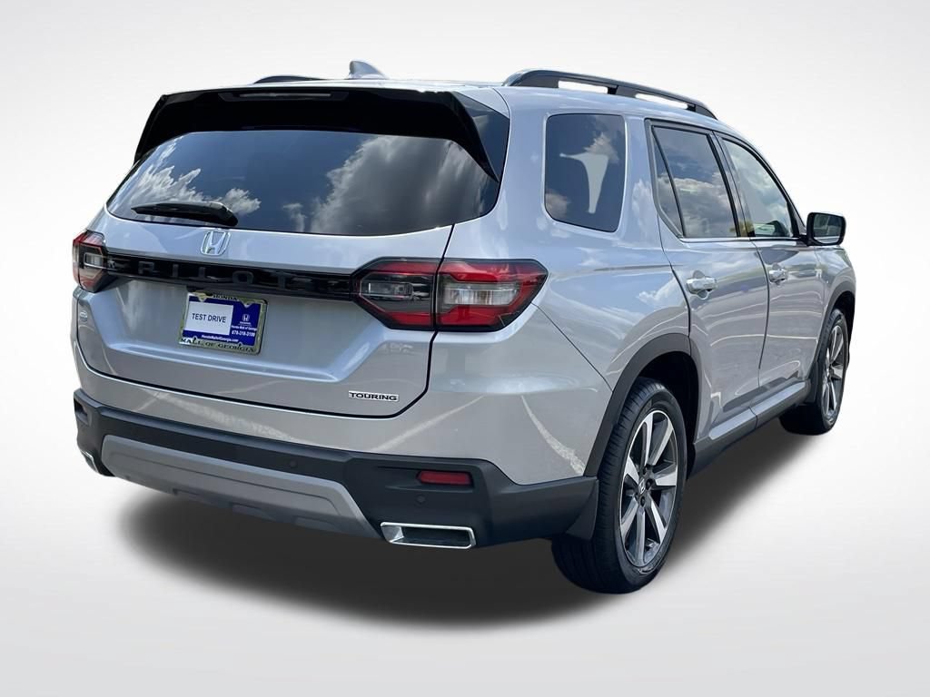 Certified 2025 Honda Pilot Touring image 10