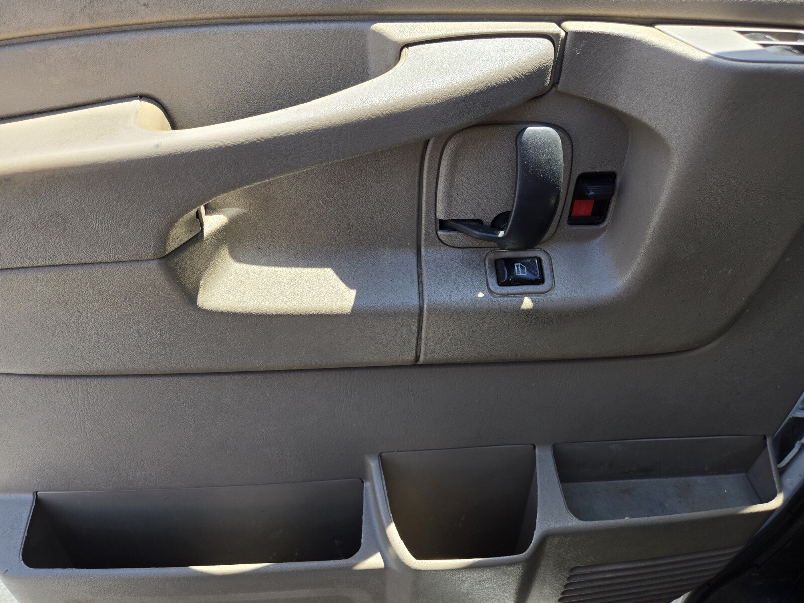 Used 2015 GMC Savana 2500 RWD image 13