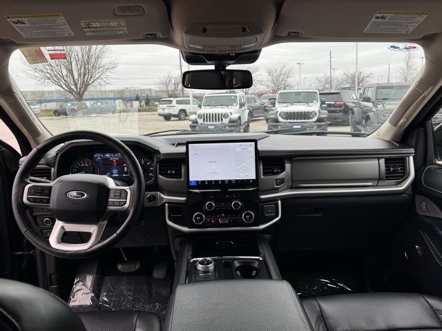 Certified 2024 Ford Expedition XLT image 27