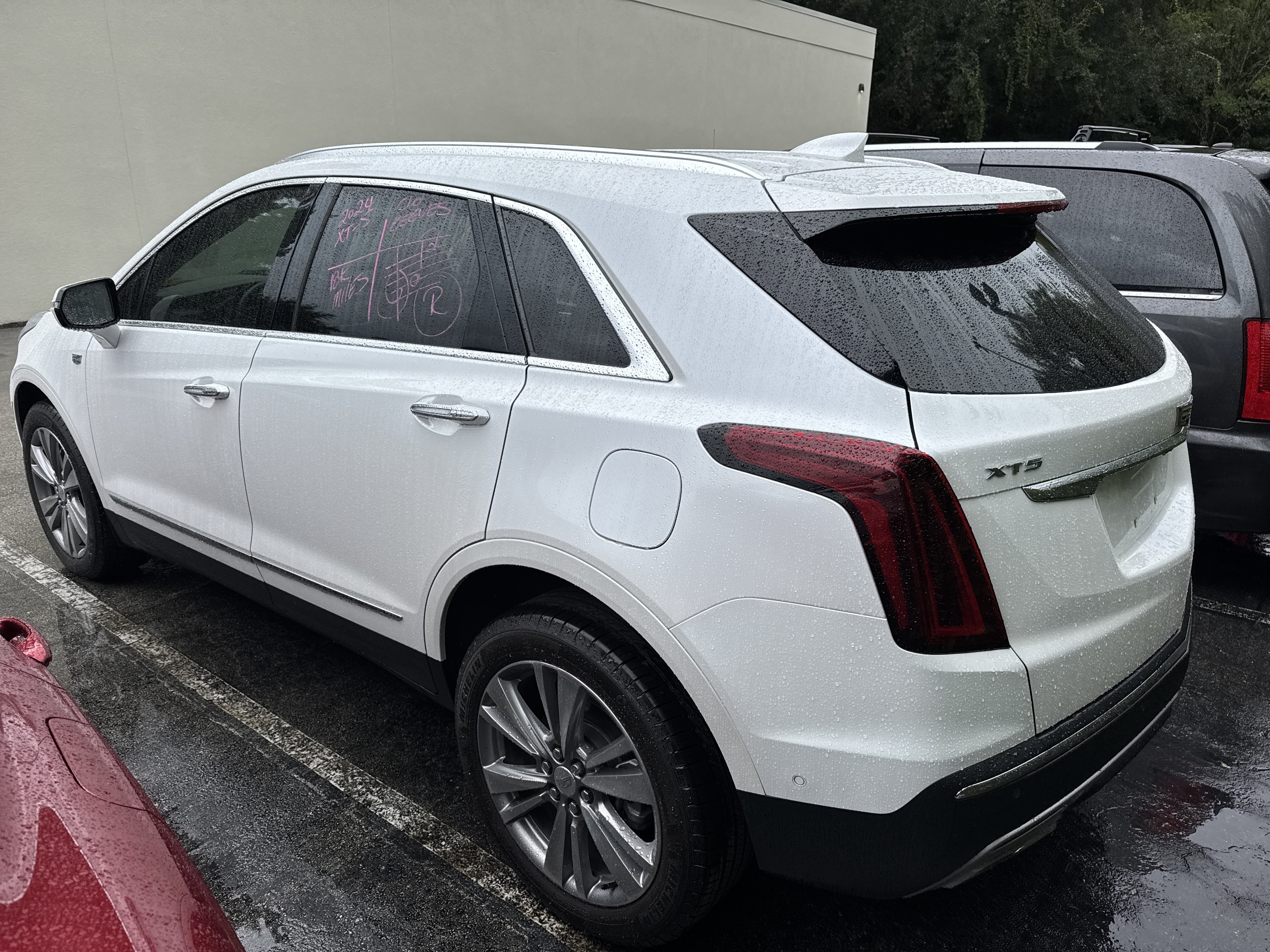 Used 2024 Cadillac XT5 Premium Luxury w/ Technology Package FWD image 2