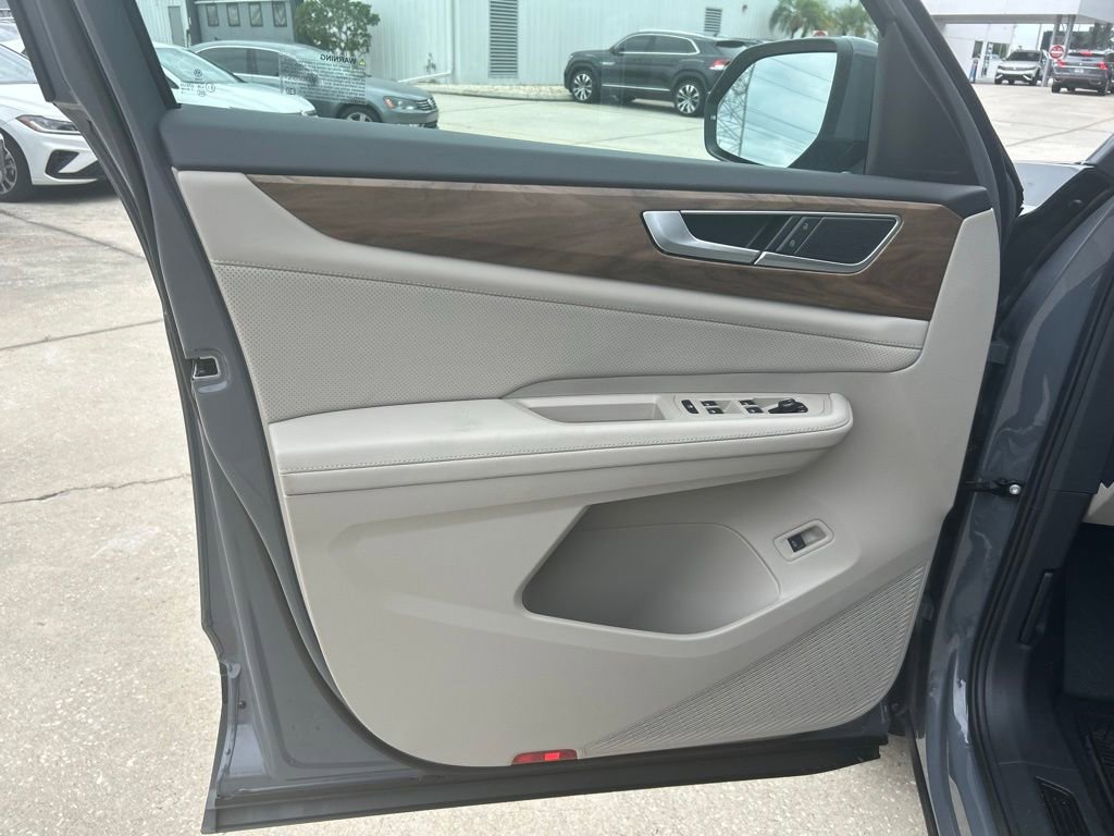 New 2026 Volkswagen Atlas SE FWD image 48