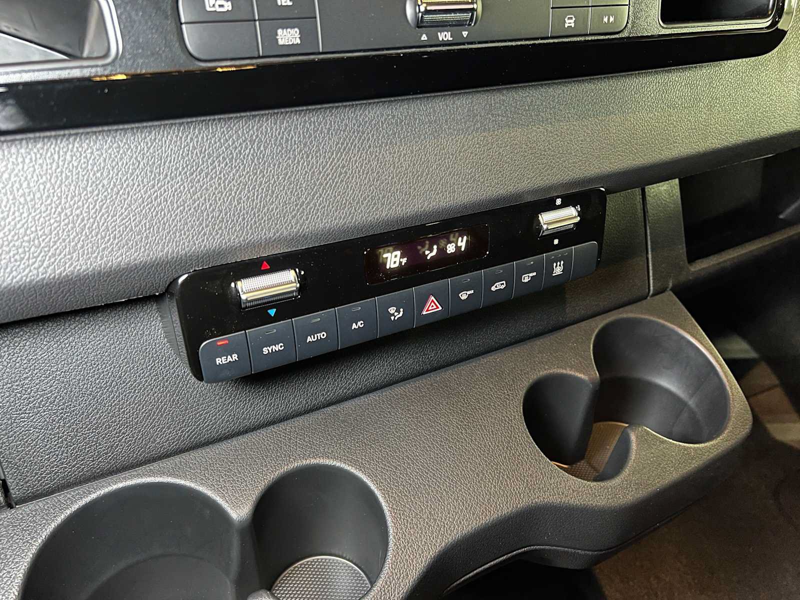 Used 2025 Mercedes-Benz Sprinter 2500 image 32