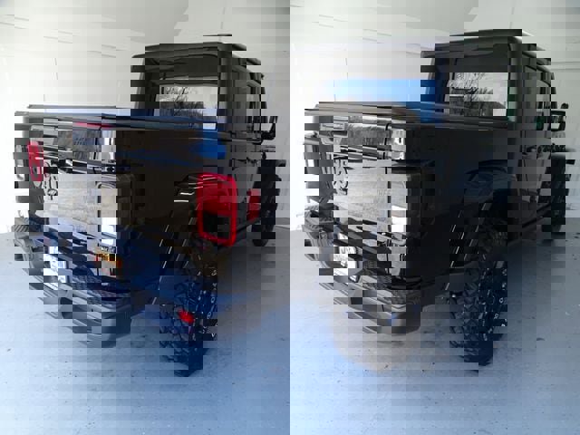 Certified 2022 Jeep Gladiator Willys AWD/4WD image 20