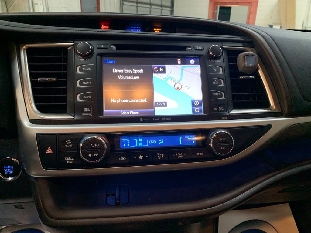 Used 2018 Toyota Highlander Limited image 26