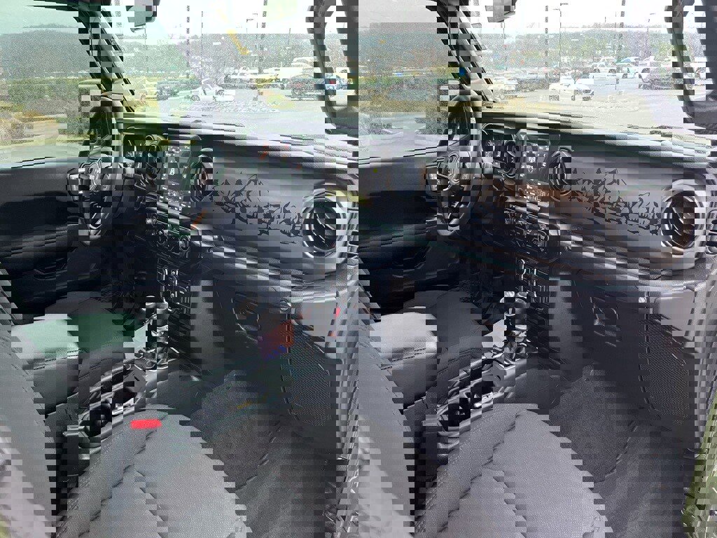 Used 2023 Jeep Gladiator Willys image 29