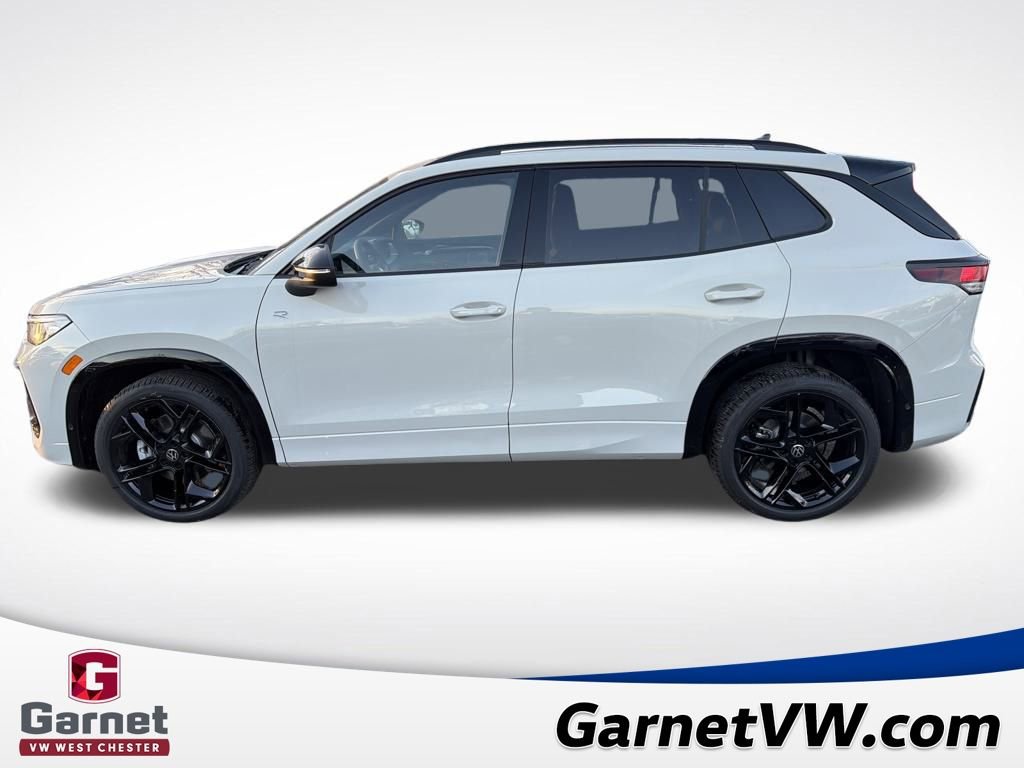 New 2026 Volkswagen Tiguan SE R-Line image 2