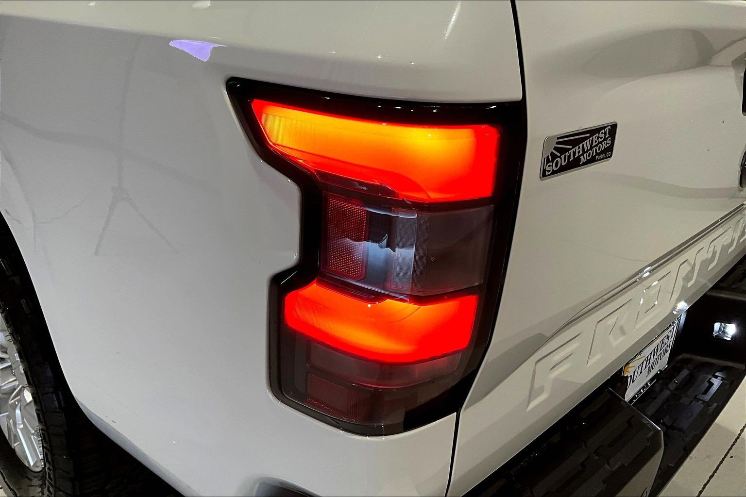 Used 2022 Nissan Frontier SV AWD/4WD image 24