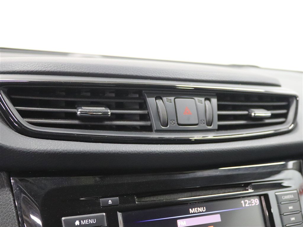 Used 2018 Nissan Rogue S AWD/4WD image 33