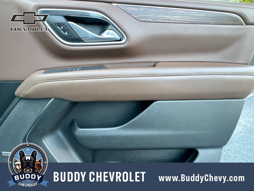Used 2022 Chevrolet Suburban High Country w/ Premium Package AWD/4WD image 33