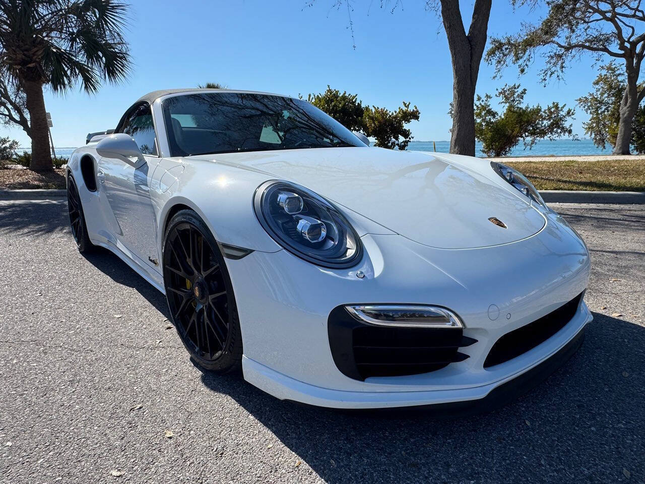Used 2015 Porsche 911 Turbo S AWD/4WD image 23