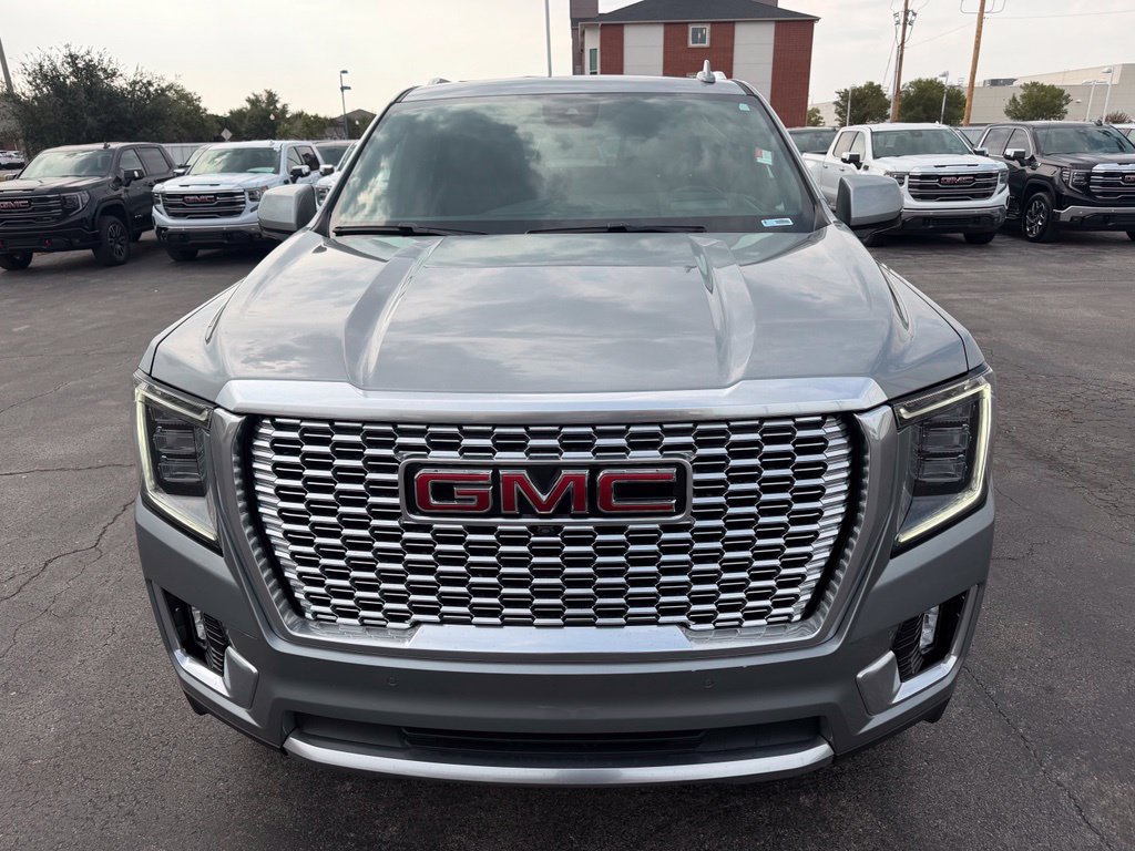 Used 2024 GMC Yukon Denali w/ Denali Reserve Package AWD/4WD image 9