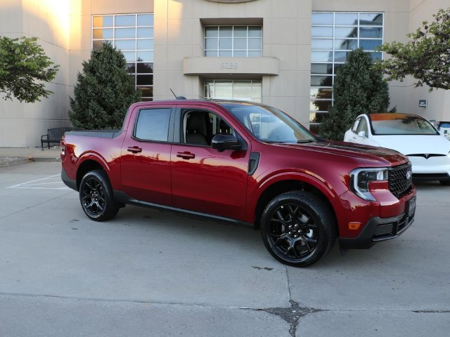 New 2026 Ford Maverick Lariat w/ Black Appearance Package AWD/4WD image 1