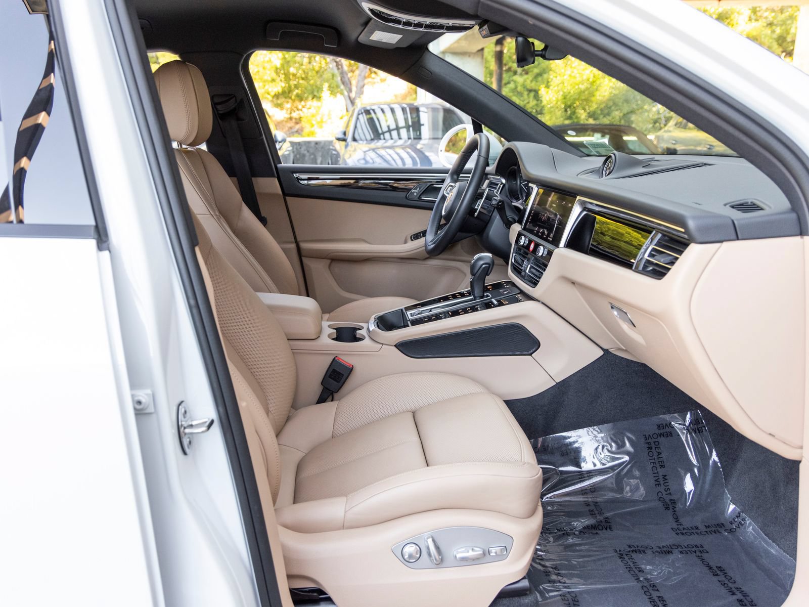 Certified 2026 Porsche Macan AWD/4WD image 66