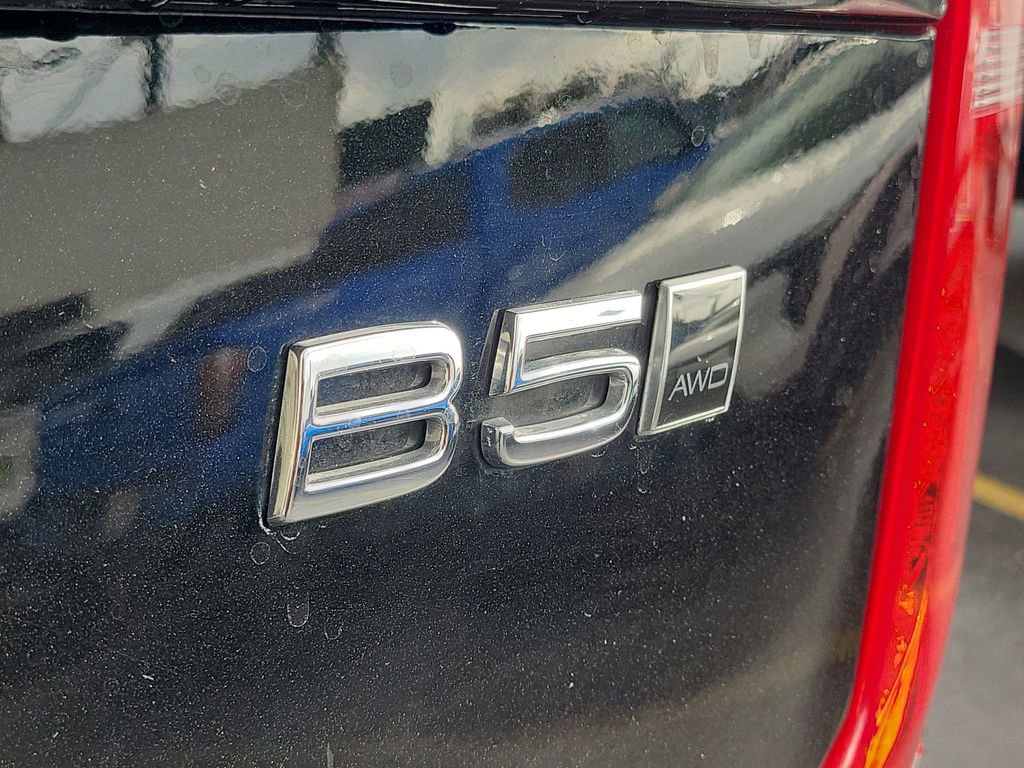 Used 2024 Volvo XC90 B5 Plus w/ Protection Package Premier image 9