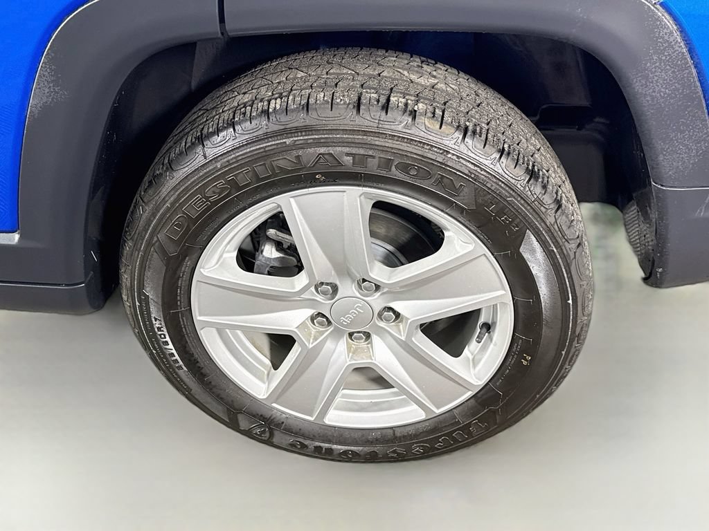 Used 2022 Jeep Compass Latitude AWD/4WD image 32