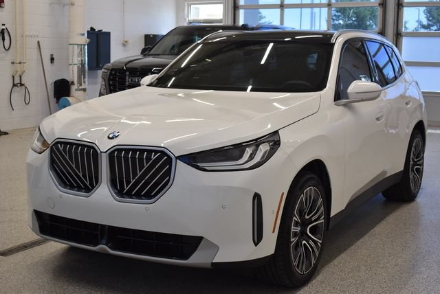Used 2025 BMW X3 xDrive30i w/ Convenience Package AWD/4WD image 9