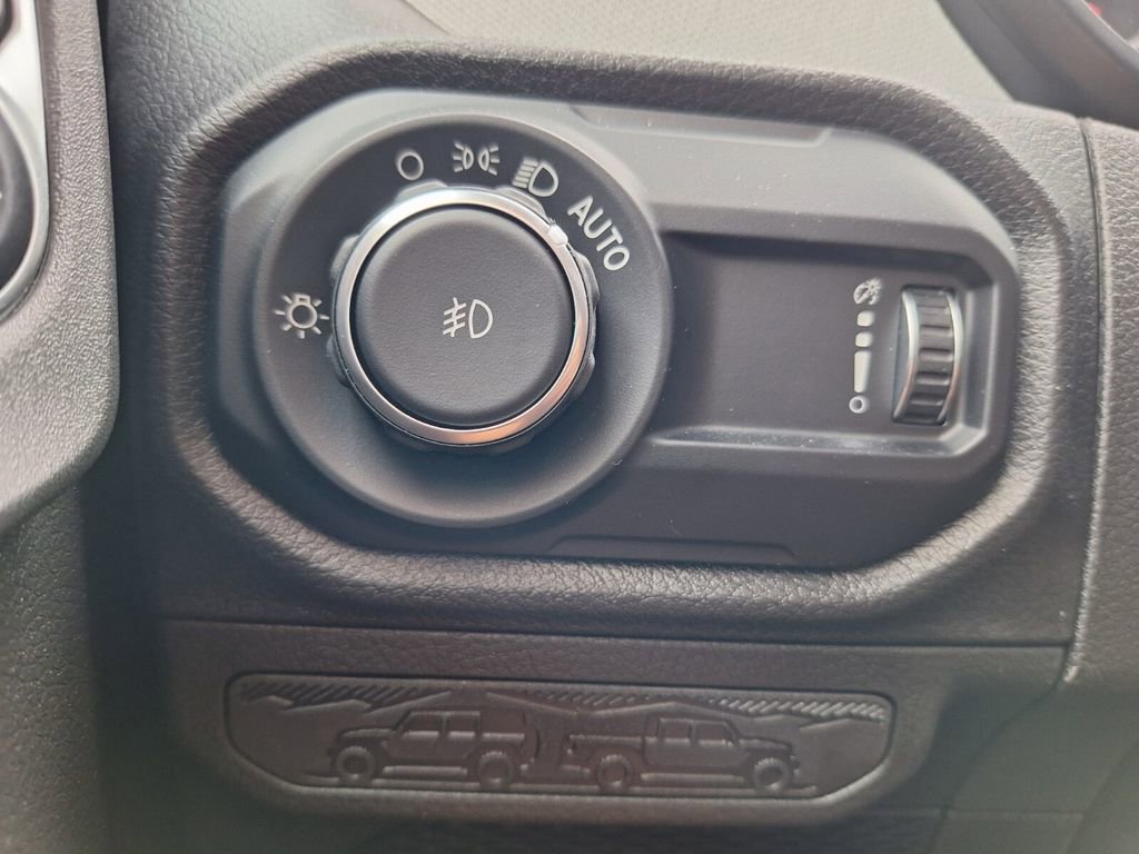 Used 2024 Jeep Wrangler Unlimited Sport AWD/4WD image 12
