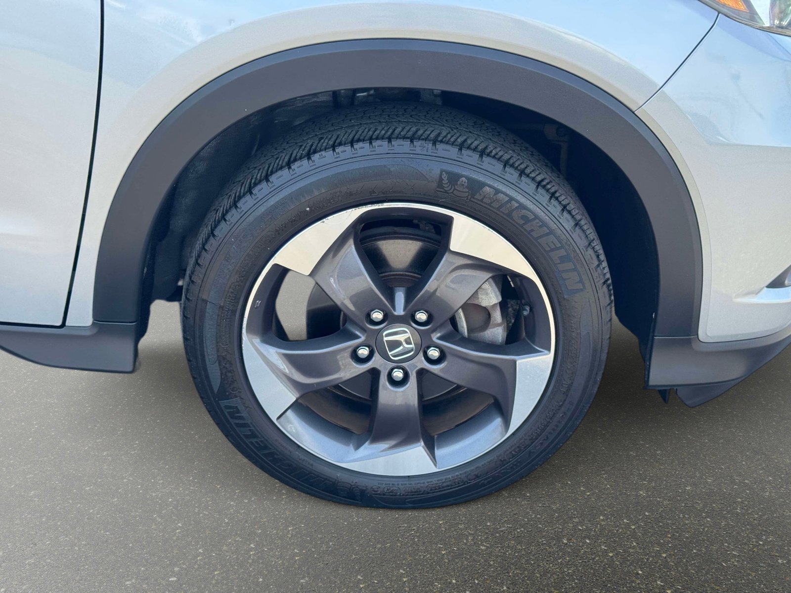 Used 2018 Honda HR-V EX image 8