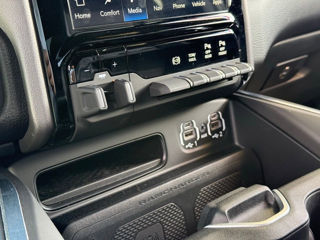 Used 2024 RAM 2500 Laramie w/ Night Edition AWD/4WD image 22