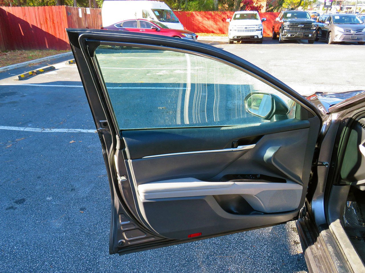 Used 2021 Toyota Camry SE image 13