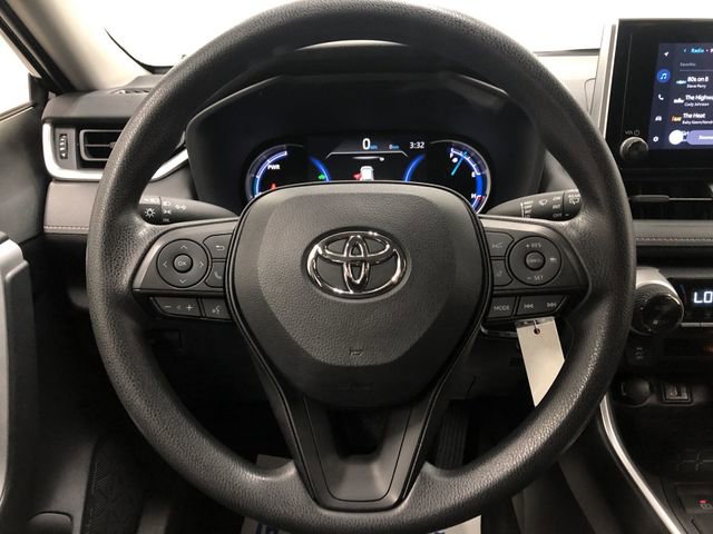 Used 2023 Toyota RAV4 LE AWD/4WD image 16