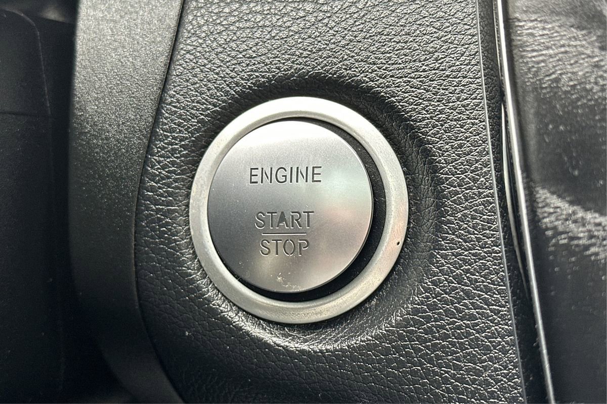 Used 2018 Mercedes-Benz GLC 300 w/ Premium Package image 35