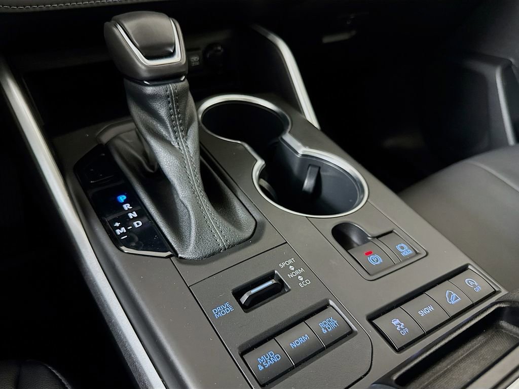 Used 2021 Toyota Highlander XLE image 16