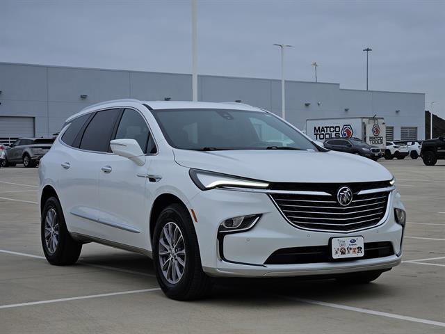 Used 2024 Buick Enclave Premium image 2