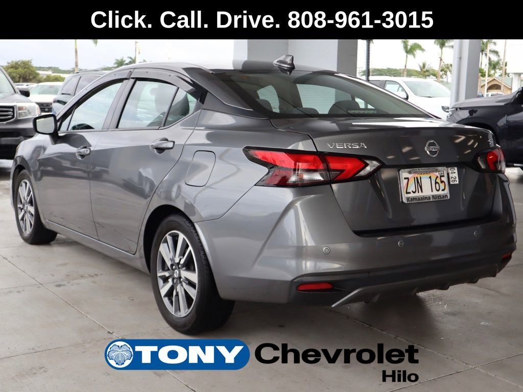 Used 2020 Nissan Versa SV image 3