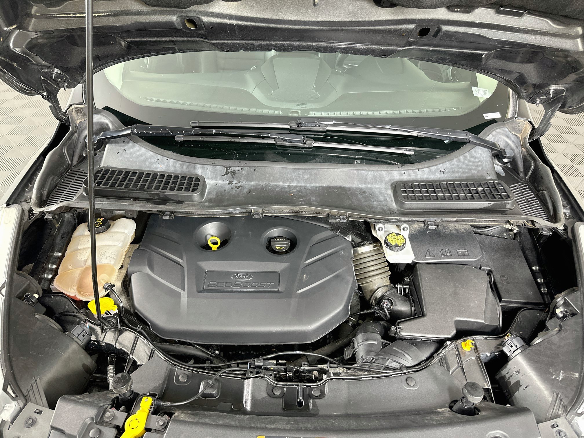 Used 2016 Ford Escape Titanium w/ Equipment Group 301A AWD/4WD image 34