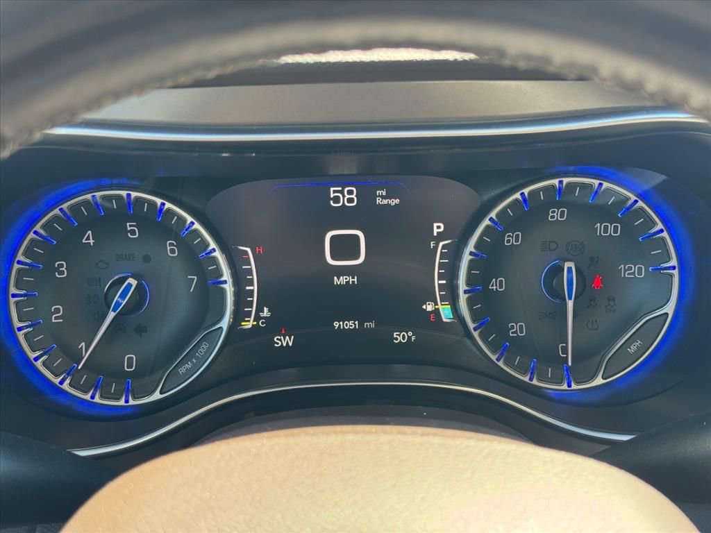 Used 2017 Chrysler Pacifica Touring-L Plus w/ Tire & Wheel Group image 17