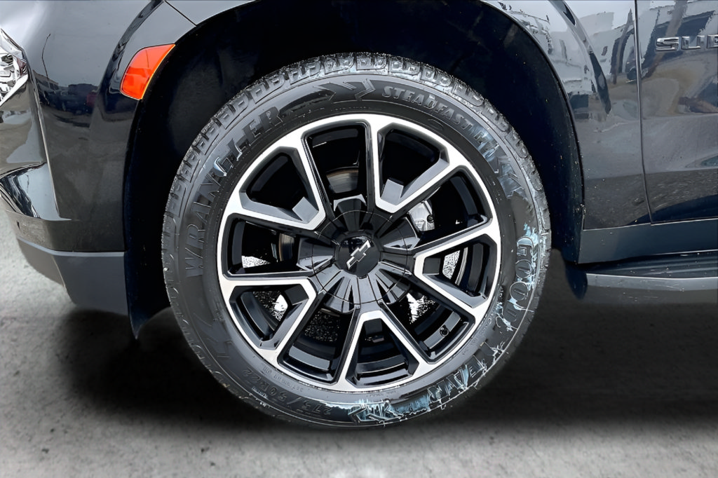 Used 2021 Chevrolet Suburban RST w/ Luxury Package AWD/4WD image 37