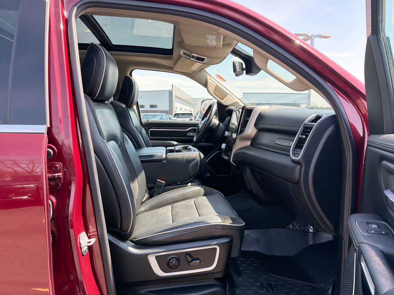 Used 2020 RAM 1500 Laramie AWD/4WD image 27