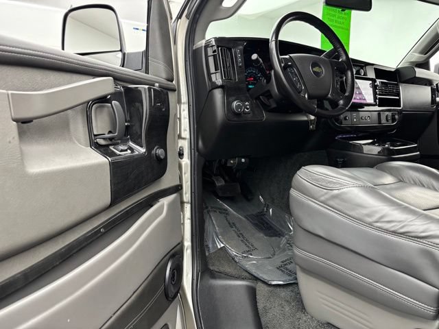 Used 2022 Chevrolet Express 2500 Extended w/ Enhanced Convenience Package RWD image 16