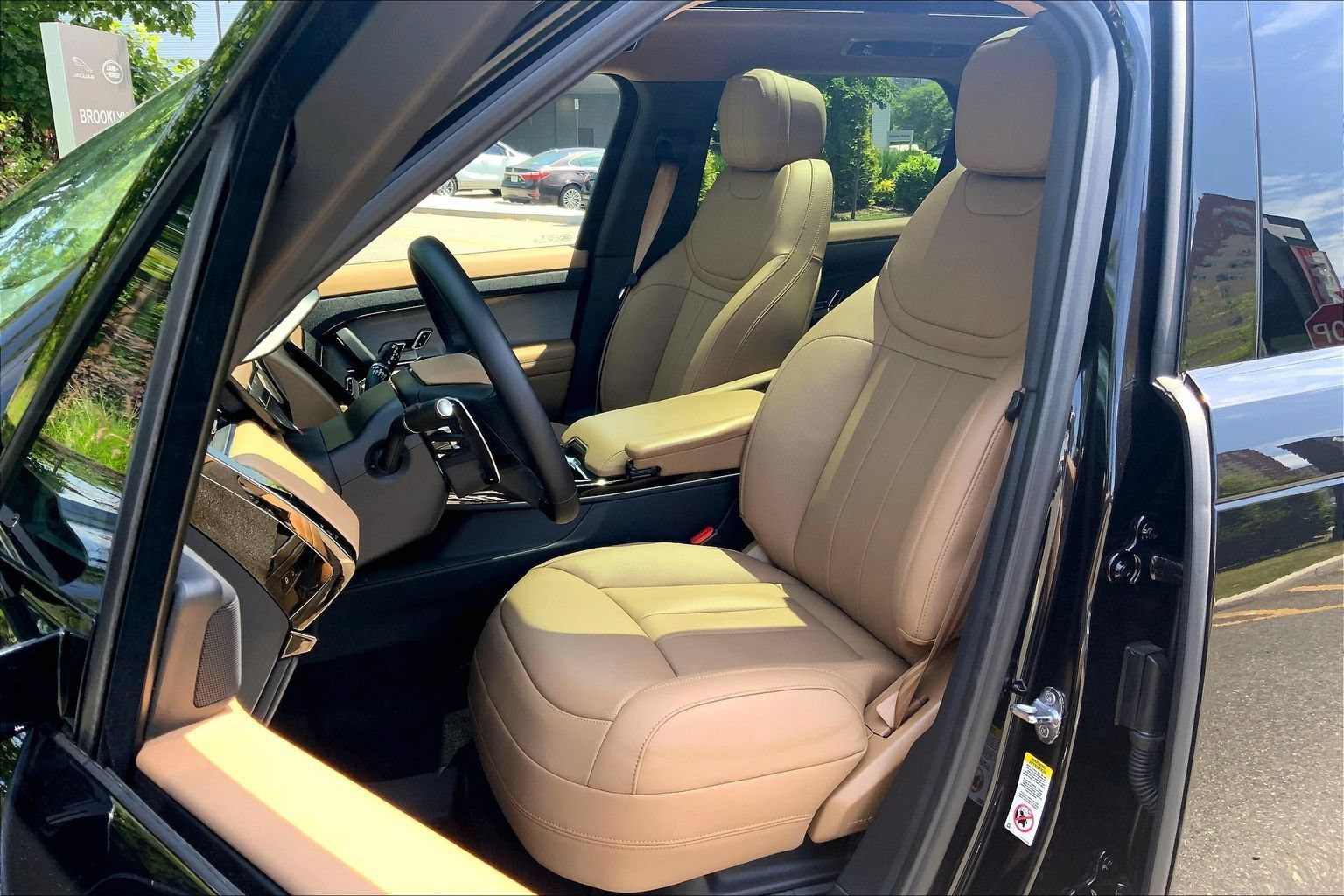 Certified 2026 Land Rover Range Rover Sport SE AWD/4WD image 7
