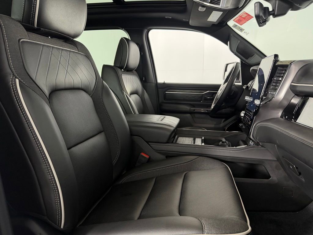 Used 2025 RAM 1500 Limited AWD/4WD image 34