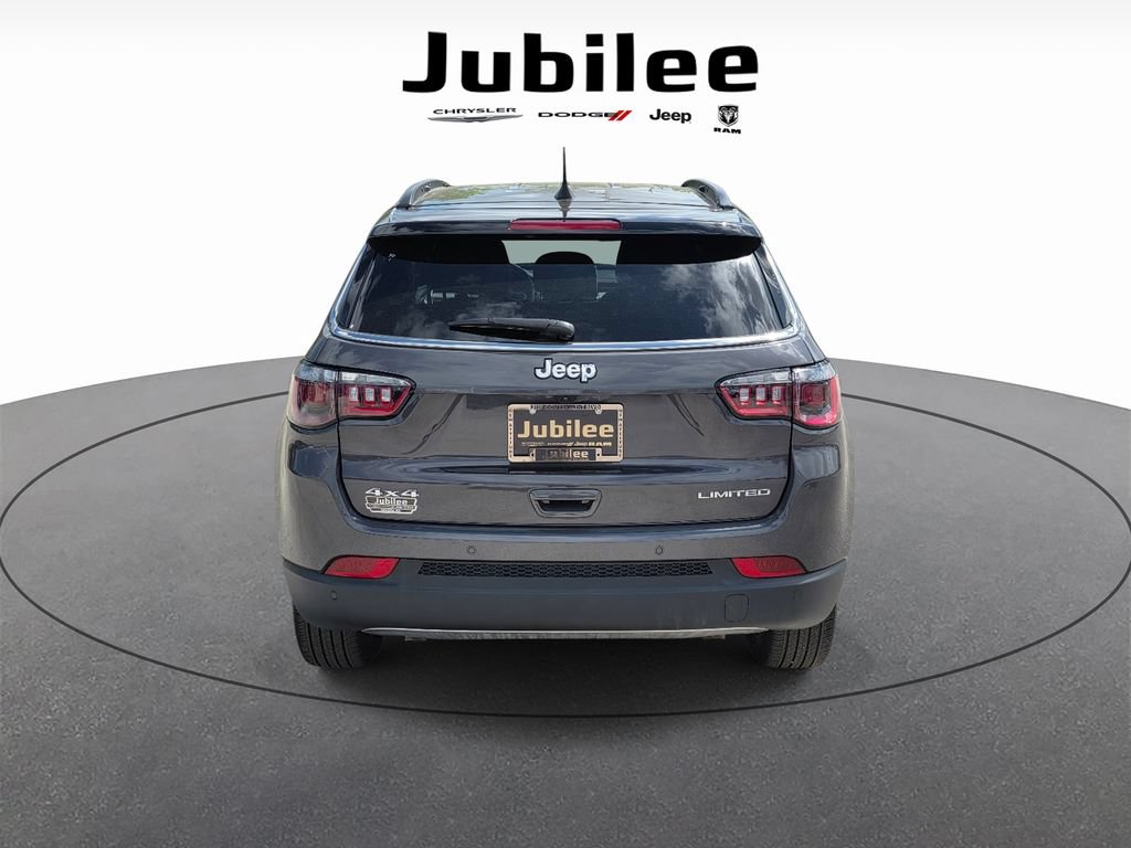 Used 2024 Jeep Compass Limited AWD/4WD image 3
