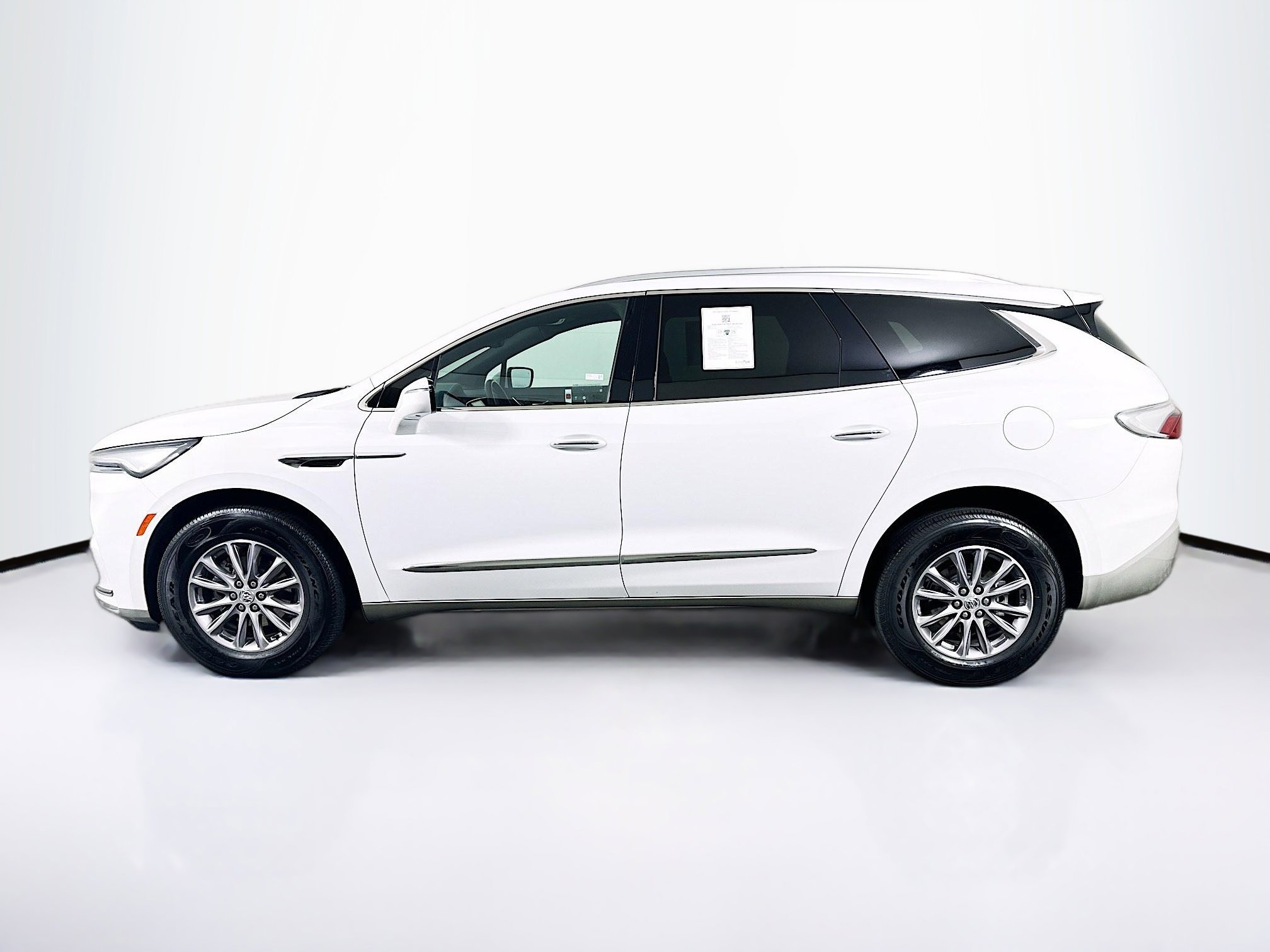 Used 2024 Buick Enclave Premium image 4