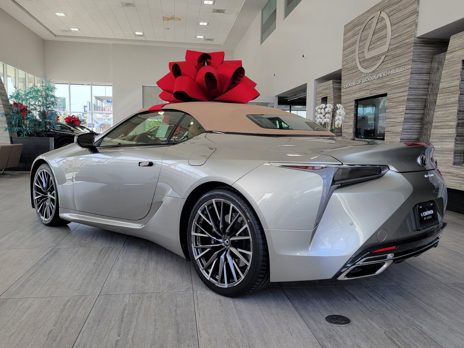 Certified 2024 Lexus LC 500 Convertible image 3