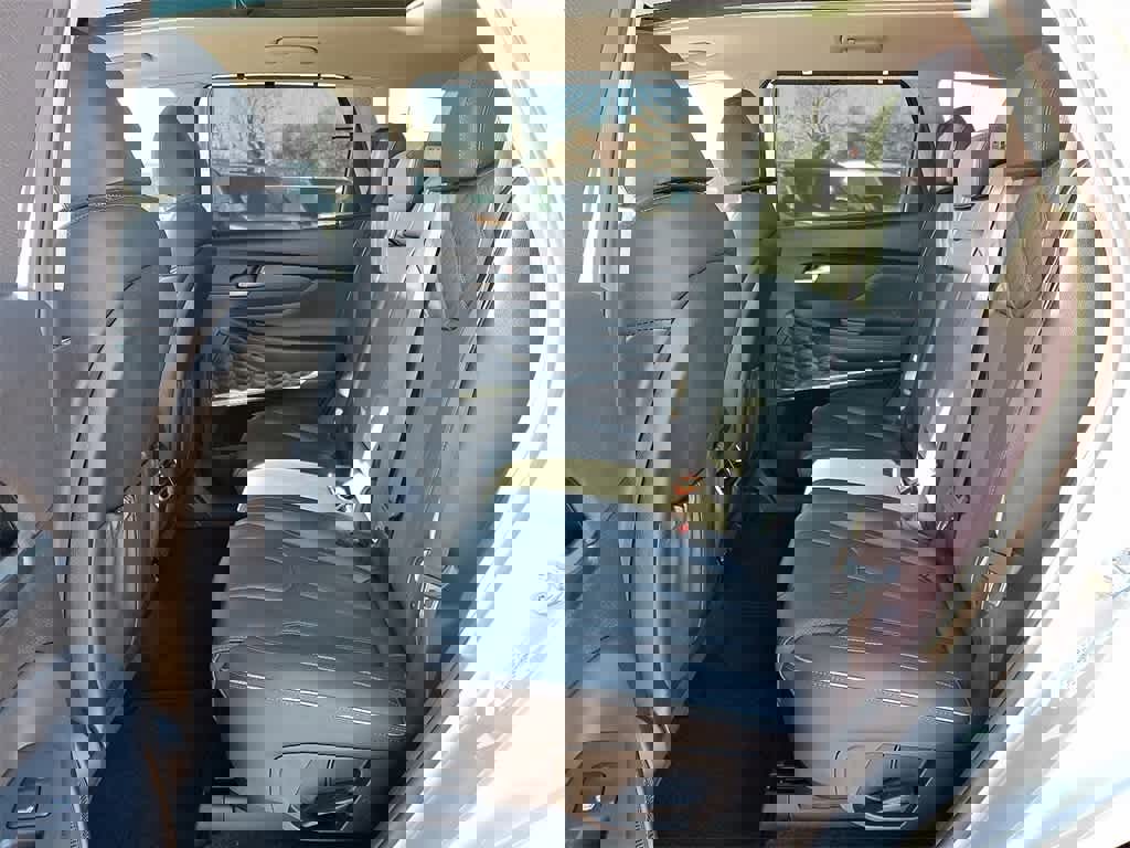 Used 2022 Hyundai Santa Fe Limited w/ Cargo Package image 10